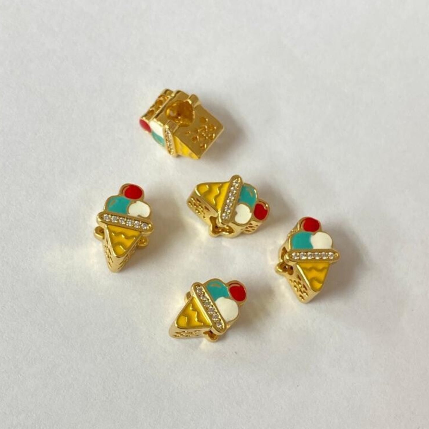 Charm Cono