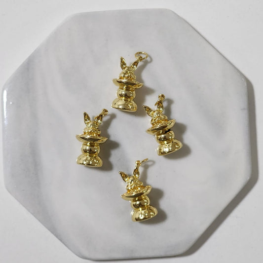 Conejo y Sombrero Baño Oro 18k & Zirconia